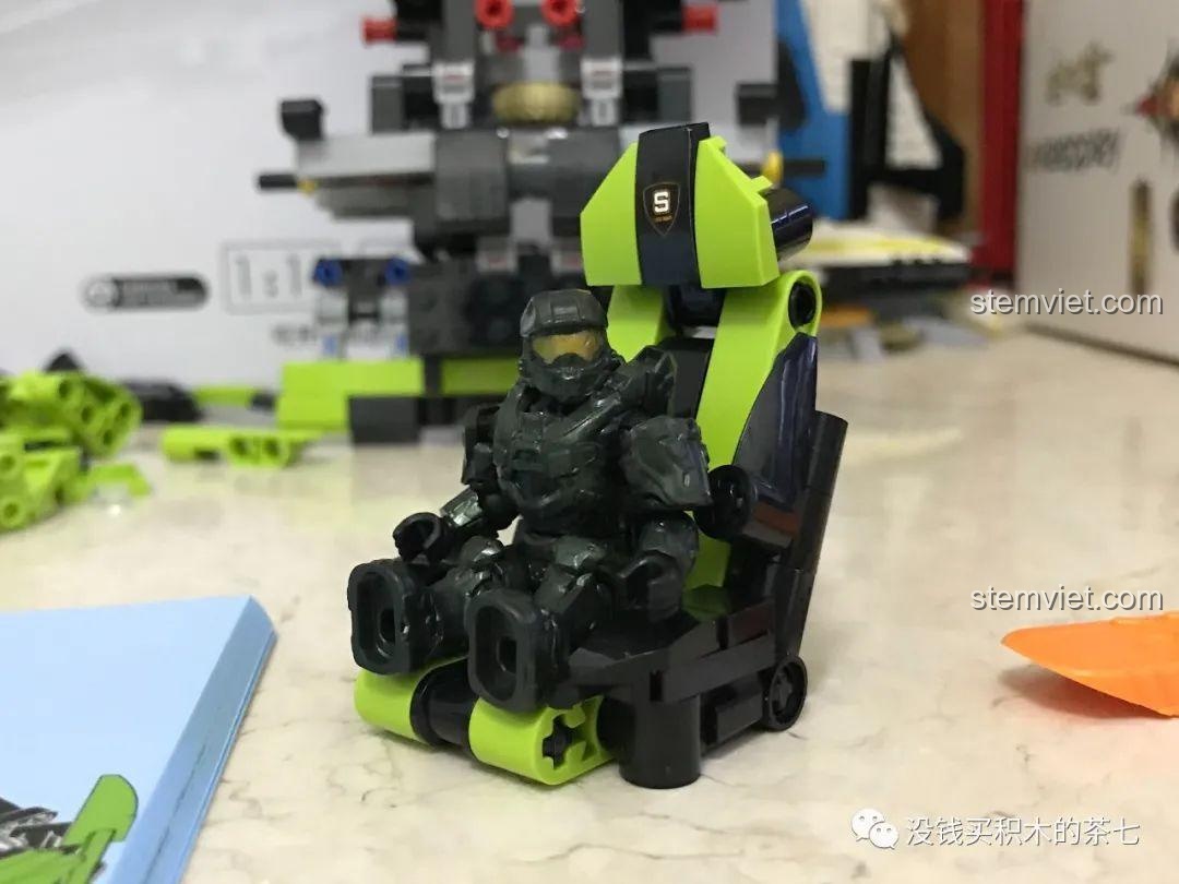 Ghế ngồi của bộ khối lắp ghép Siêu xe Lamborghini Sián FKP 37 Meiji Blocks 8600 đã hình thành, mang phong cách thể thao, phù hợp bé trai 6 tuổi, chất lượng cao