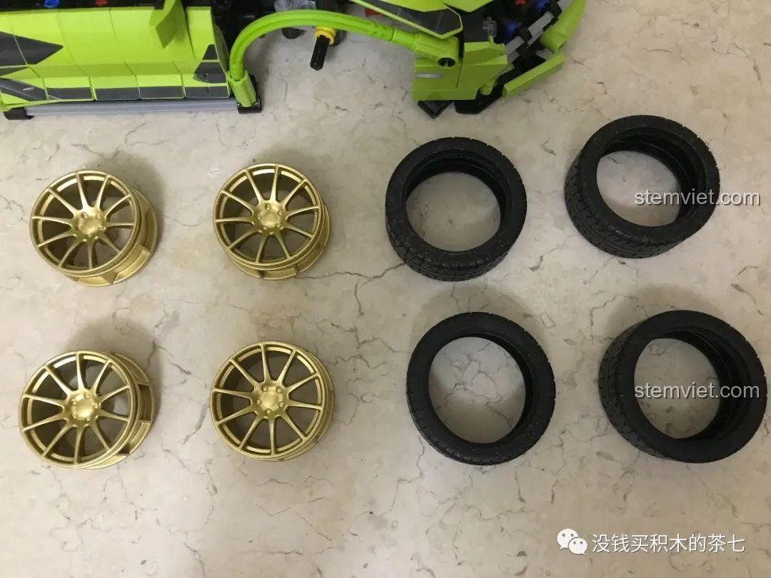 Các chi tiết bánh xe và lốp của bộ lắp ráp Lamborghini Sián FKP 37 Meiji Blocks 8600, phù hợp bé trai 6 tuổi, đáng tiền