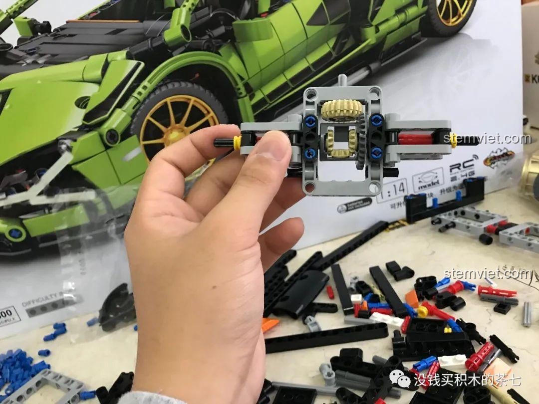 Quá trình lắp ráp khung gầm bộ khối lắp ghép Siêu xe Lamborghini Sián FKP 37 Meiji Blocks 8600, các chi tiết lớn được đóng gói riêng, phù hợp bé trai 6 tuổi, chất lượng cao