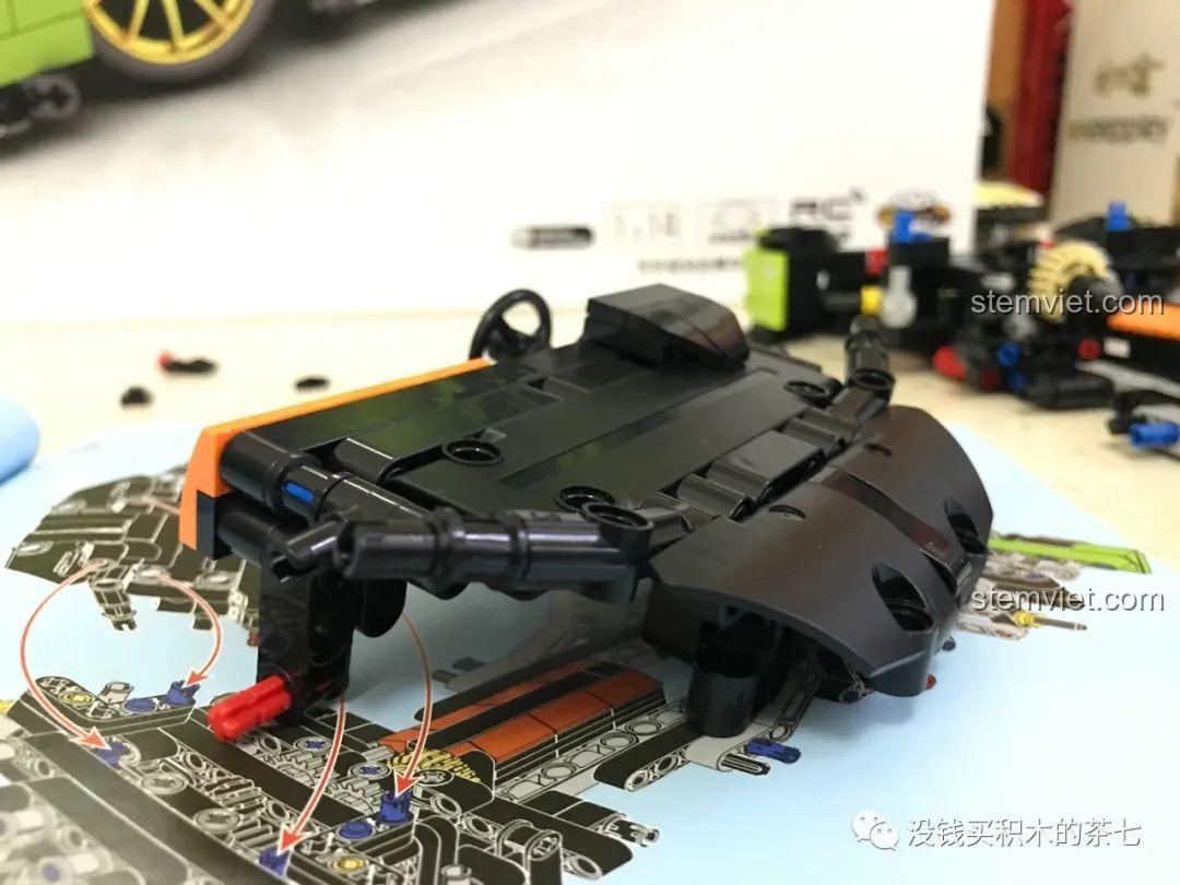 Nội thất đồ chơi mô hình Lamborghini Sián FKP 37 Meiji Blocks 8600 với các chi tiết phức tạp, cần chú ý khi lắp ráp, phù hợp bé trai 6 tuổi, giá tiết kiệm