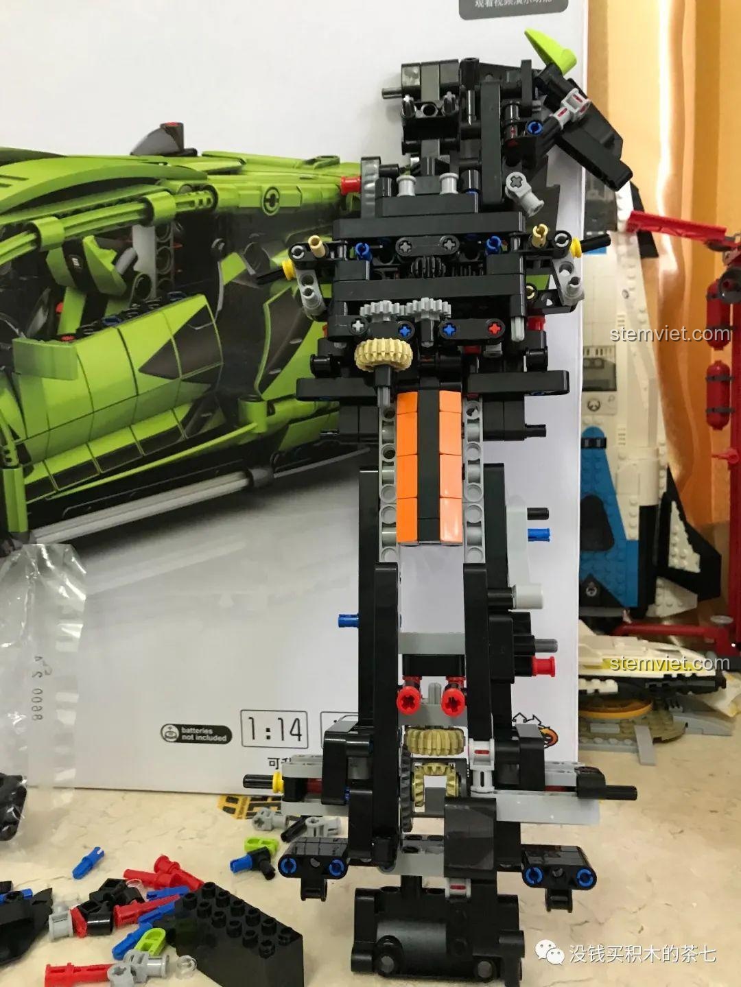 Bắt đầu lắp ráp thân xe đồ chơi mô hình Lamborghini Sián FKP 37 Meiji Blocks 8600, bao gồm đầu xe, cản trước và bảng điều khiển, phù hợp bé trai 6 tuổi, giá tiết kiệm