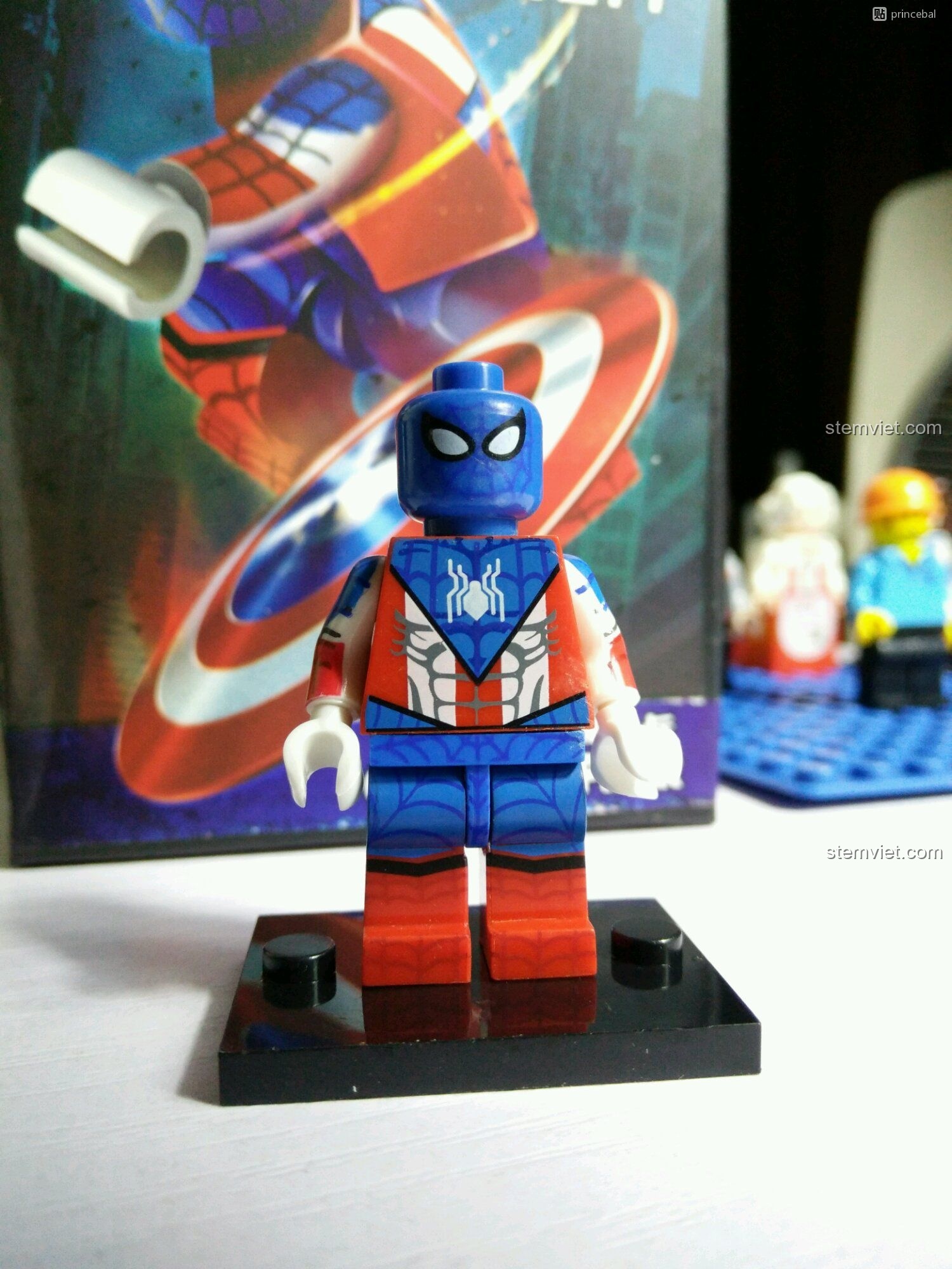 Mặt trước của minifigure Captain Spider Decool 0277, thiết kế độc đáo. Đồ chơi lắp ráp siêu anh hùng Marvel cho bé.