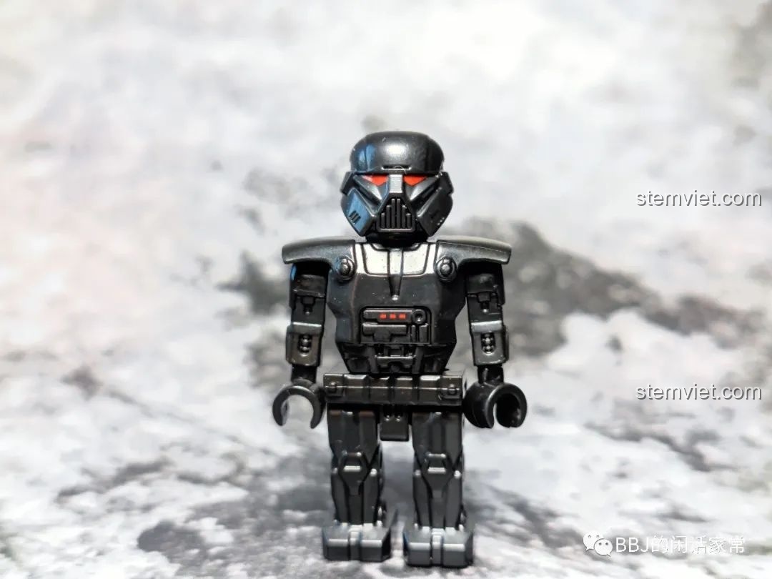 Minifigure Dark Trooper KORUIT KT1052 Star Wars với áo giáp đen bóng và mắt đỏ rực.