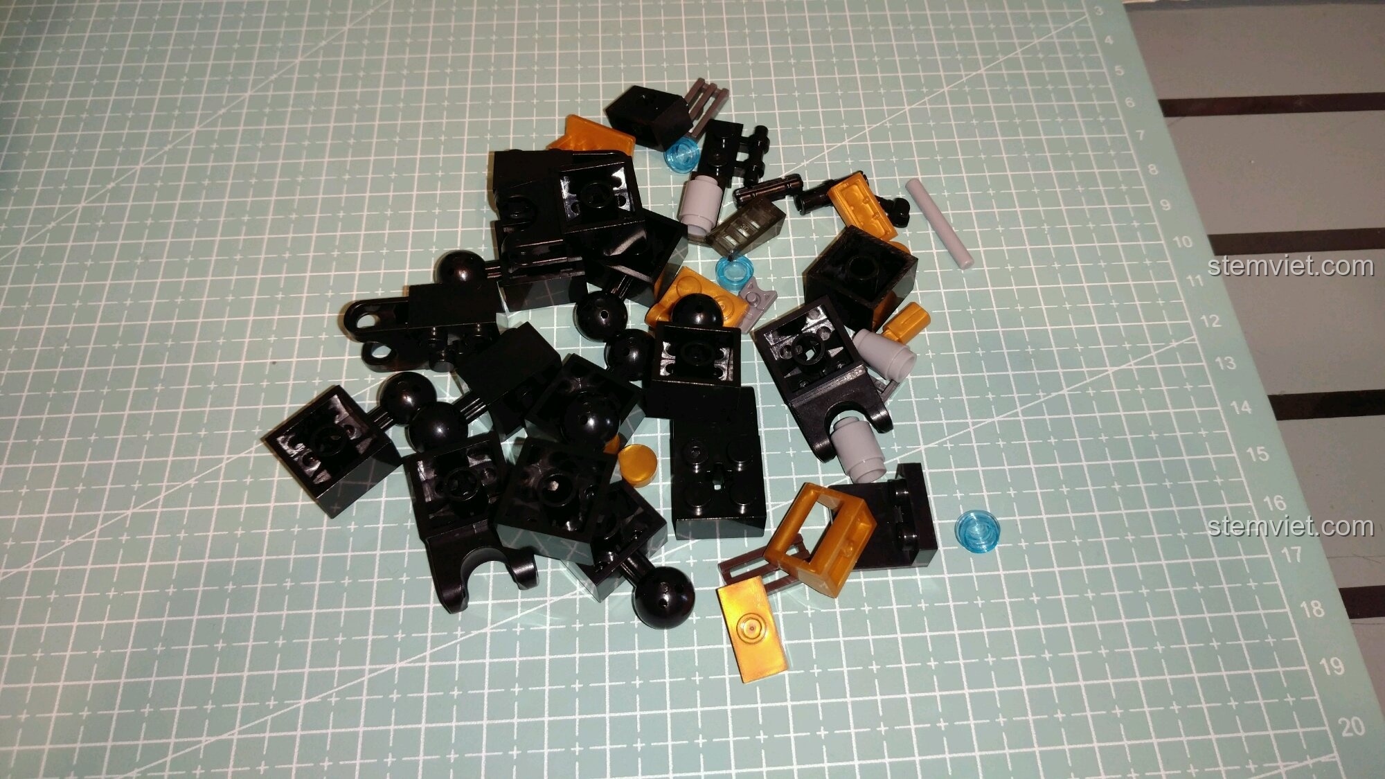 Minifigure Tony Stark điều khiển robot từ bên trong, đồ chơi mô hình Bộ Giáp Người Sắt MK23.