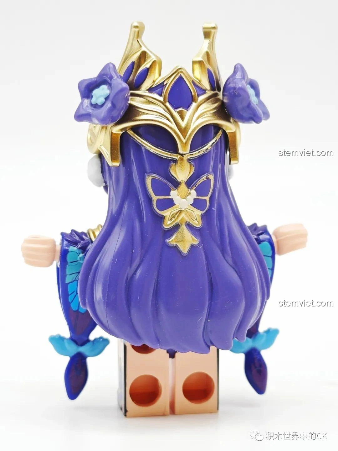 Mặt sau của minifigure Điêu Thuyền trong bộ Keeppley K21103, hiển thị chi tiết tóc và phụ kiện.