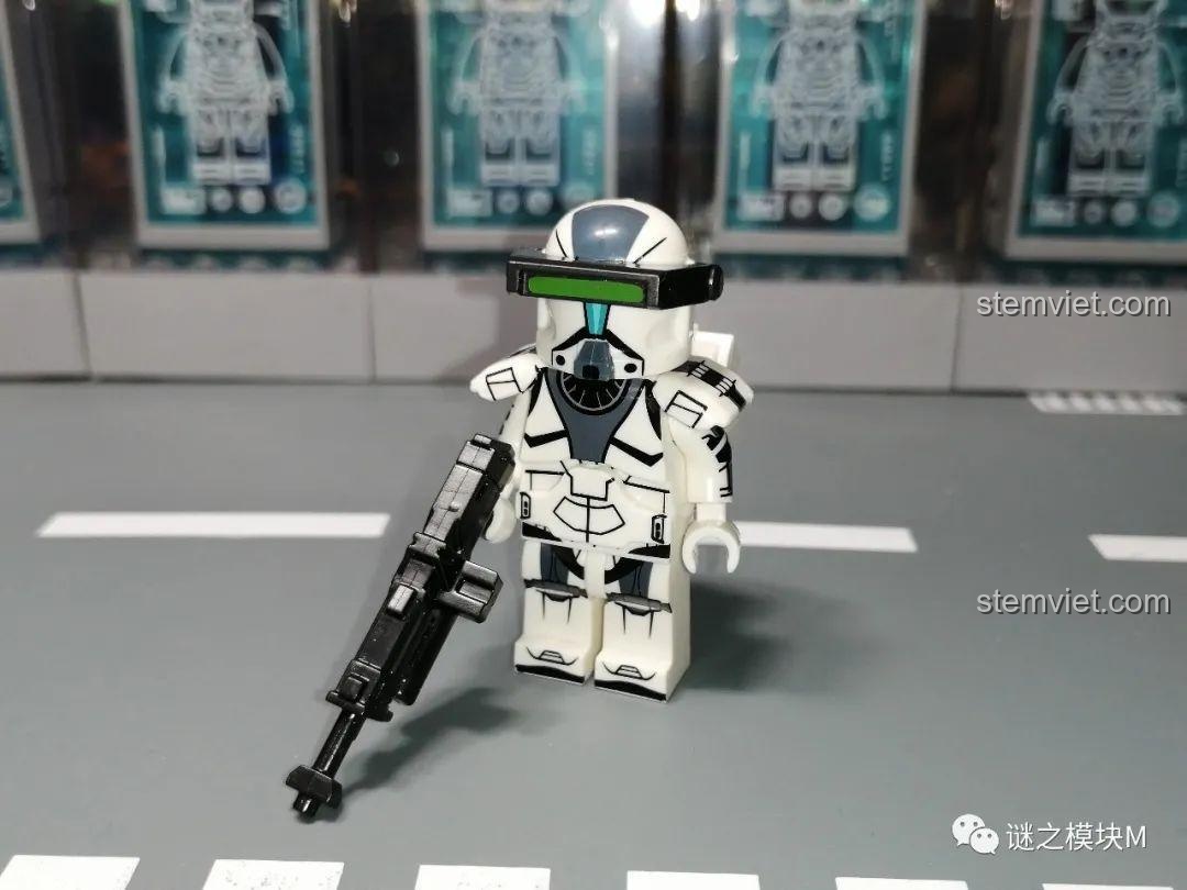 Minifigure Lính Commando Xám XP-370 từ set Koruit KT1048, một nhân vật độc đáo trong bộ sưu tập đồ chơi mô hình Star Wars.