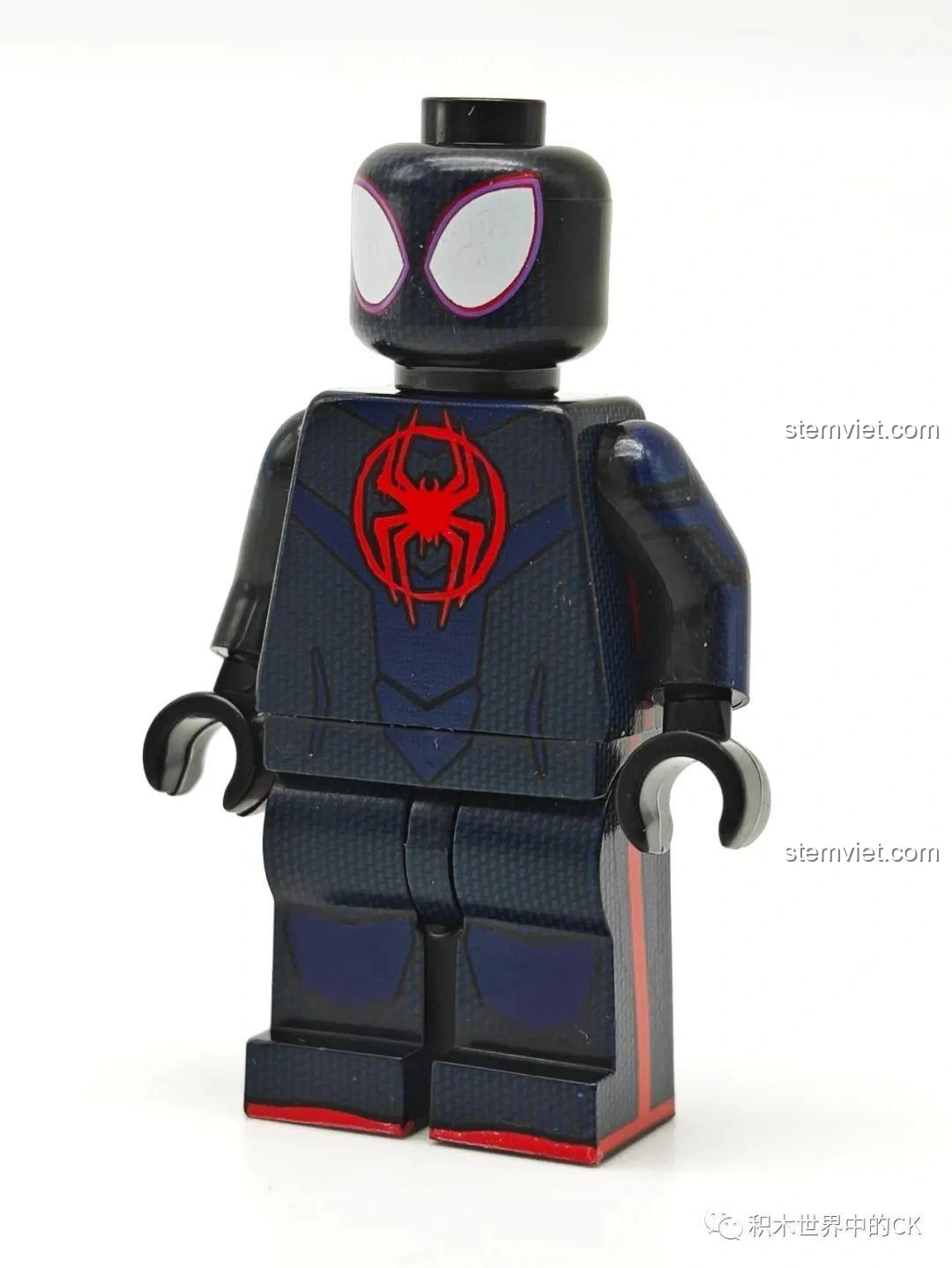 Minifigure Miles Morales từ bộ KORUIT KT1069 Người Nhện: Du Hành Vũ Trụ, với chi tiết in sắc nét.