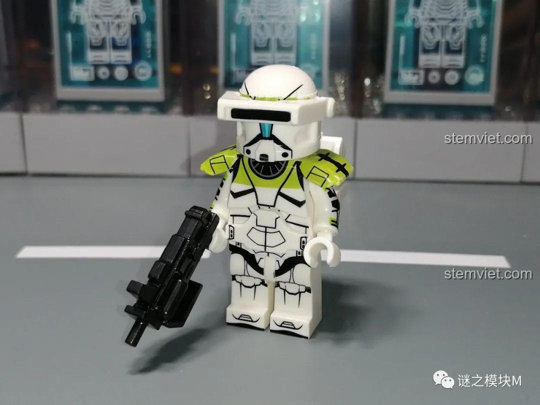Minifigure Lính Commando Xanh lá XP-373 từ set Koruit KT1048, một nhân vật Star Wars chất lượng cao với giá tốt.