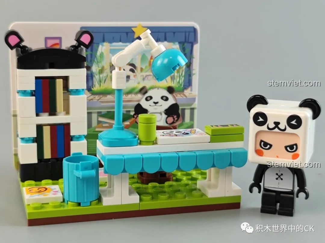 Cận cảnh minifigure Panda trong bộ đồ chơi mô hình Nhân vật Panda học bài cho bé từ 6 tuổi.