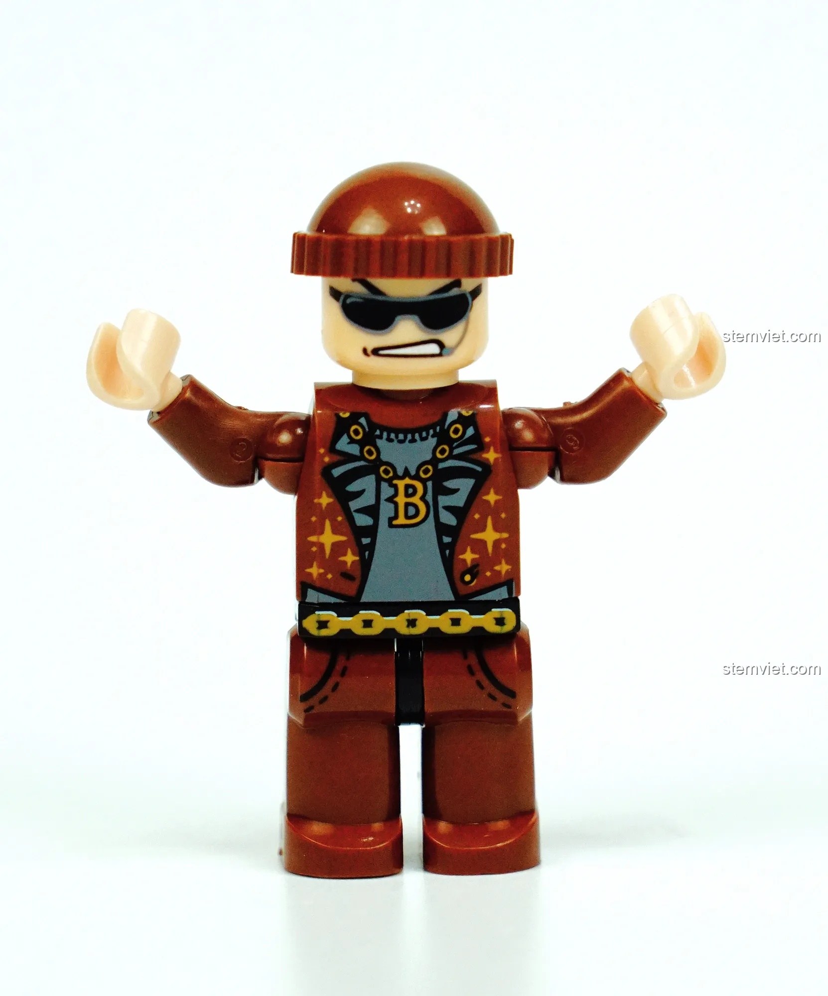 Minifigure tay đua mặc áo da có chữ ROCK trong bộ xếp hình Xe bán tải địa hình 03025.
