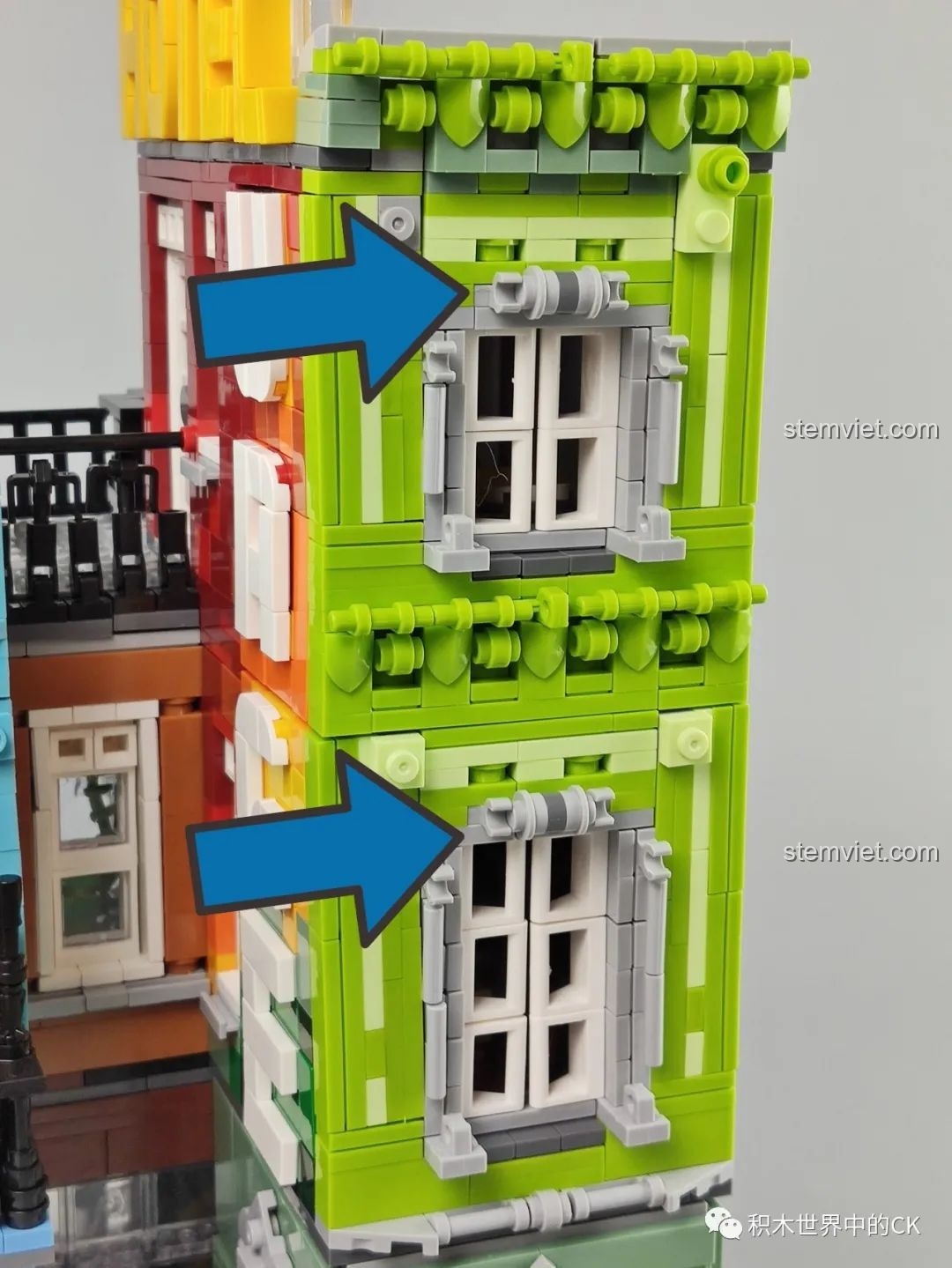 Cận cảnh 3 minifigure nữ trong bộ Tòa nhà phố cổ Cuba UG10182 với trang phục đa dạng.