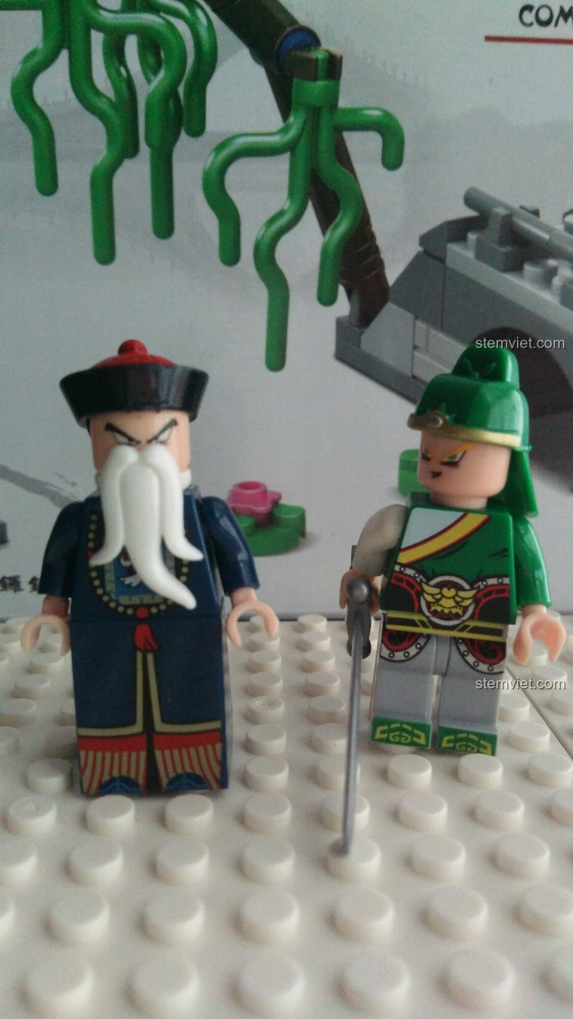 Bổ sung minifigures quan đại thần và thị vệ vào sa bàn. Bộ đồ chơi Sa bàn phố cổ Trung Hoa KY5007 giá rẻ.