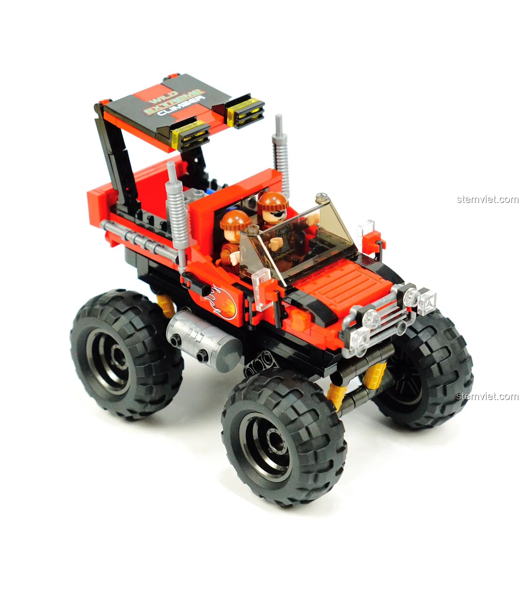 Hai minifigure trong Xe tải quái vật Xingbao phiên bản mui trần, thể hiện tính năng chơi đùa.