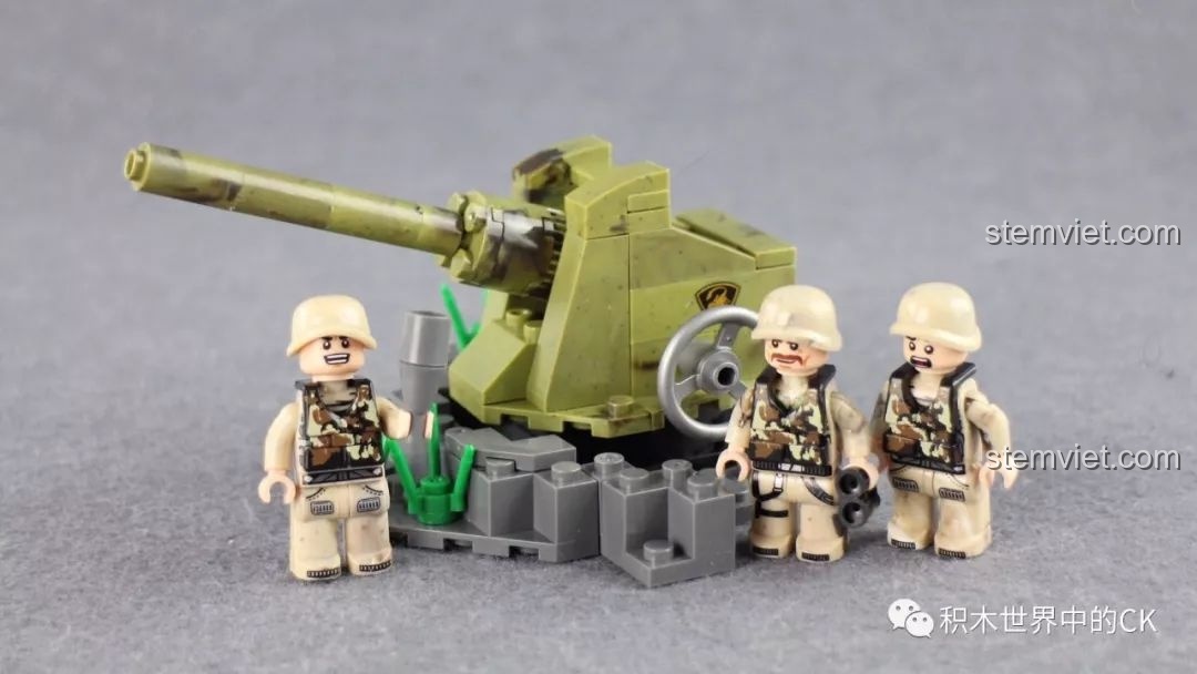 Toàn bộ minifigures và pháo phòng không trong bộ lắp ráp Thần sấm A-10 Xingbao đáng tiền.