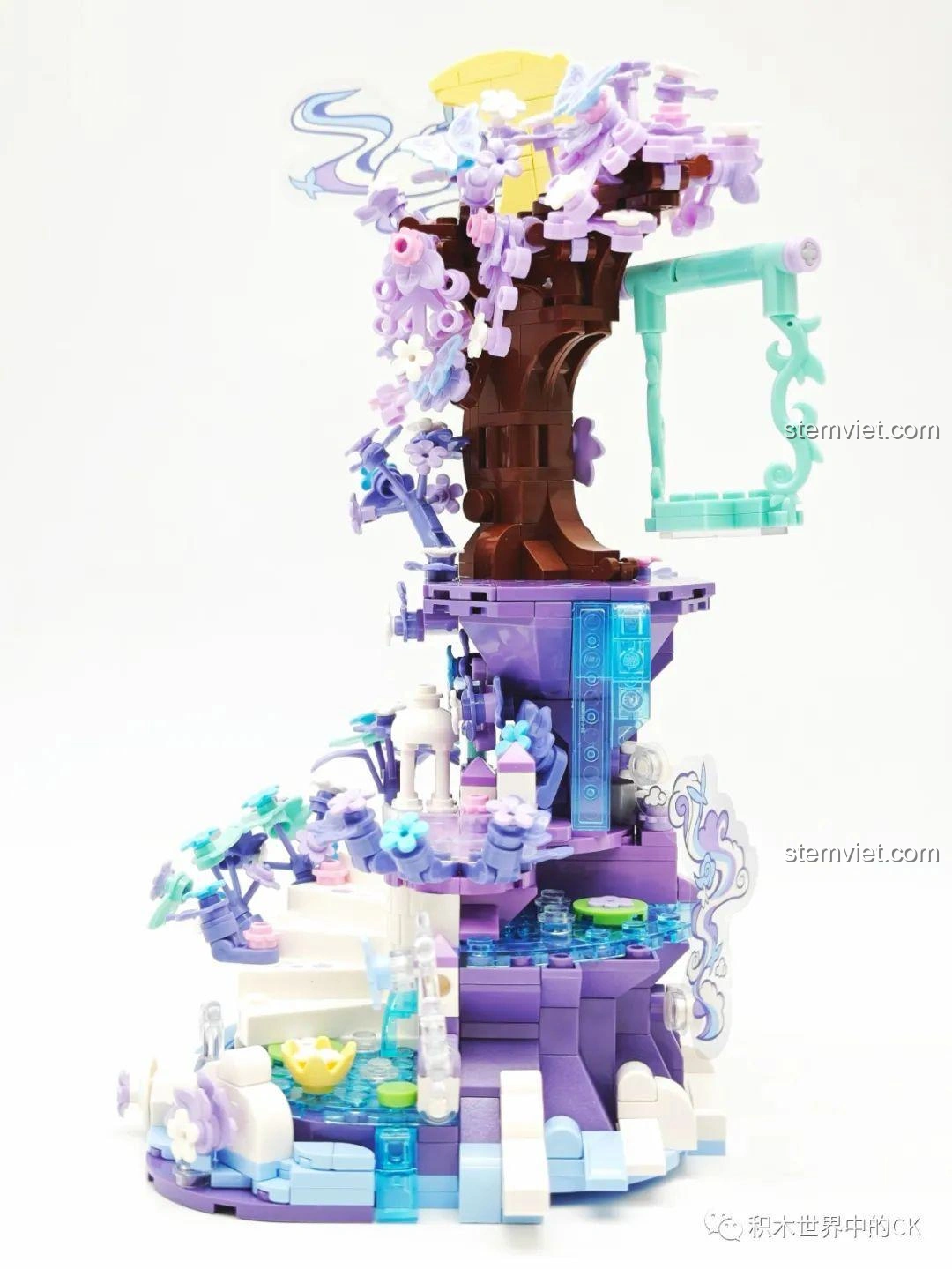 Mô hình hoàn chỉnh bộ lắp ráp Keeppley K21103 Điêu Thuyền Giấc Mơ Đêm Hè từ góc phải, chi tiết thác nước.