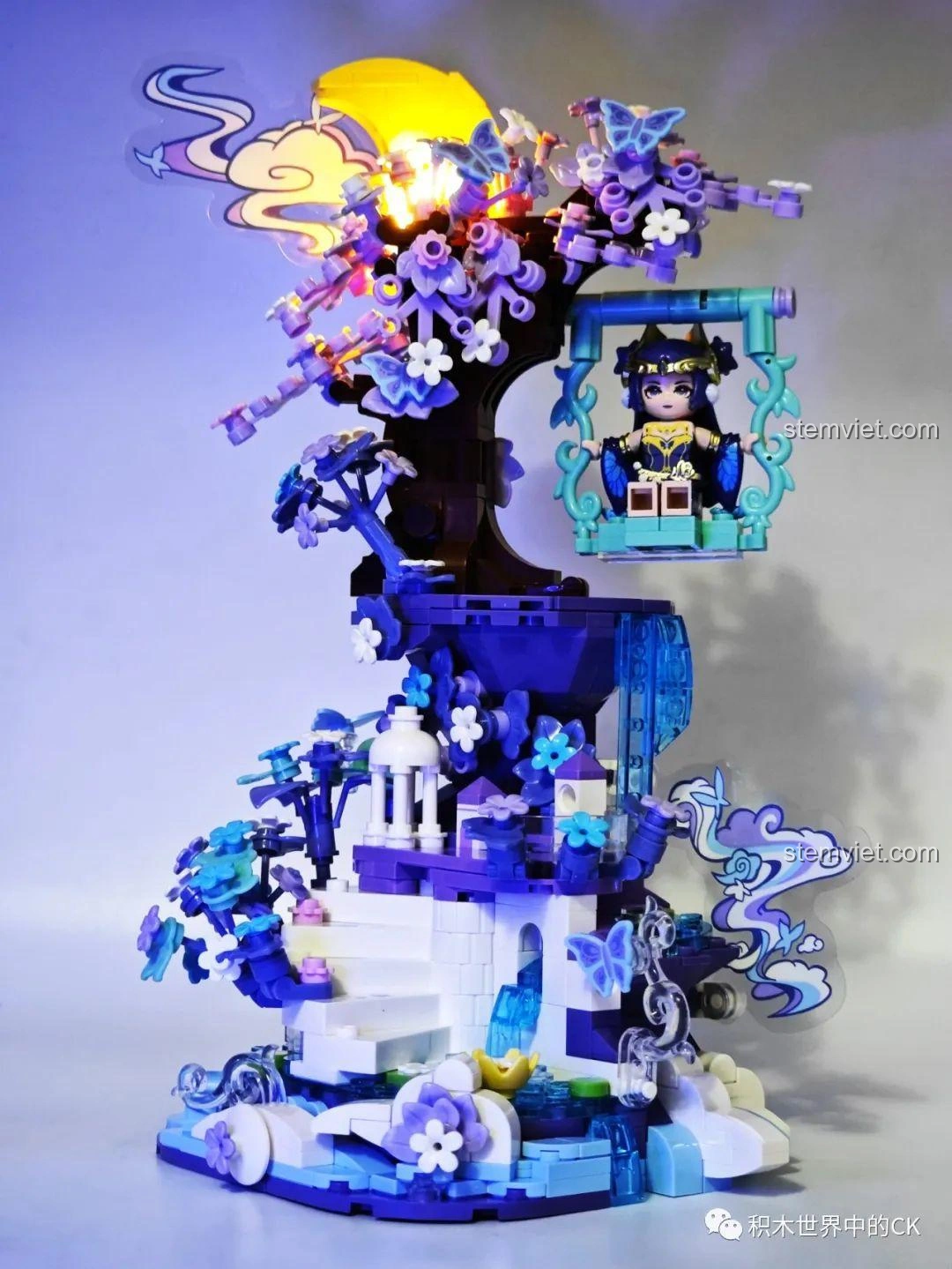 Mô hình hoàn chỉnh bộ lắp ráp Keeppley K21103 Điêu Thuyền Giấc Mơ Đêm Hè từ góc tổng thể, sẵn sàng trưng bày.