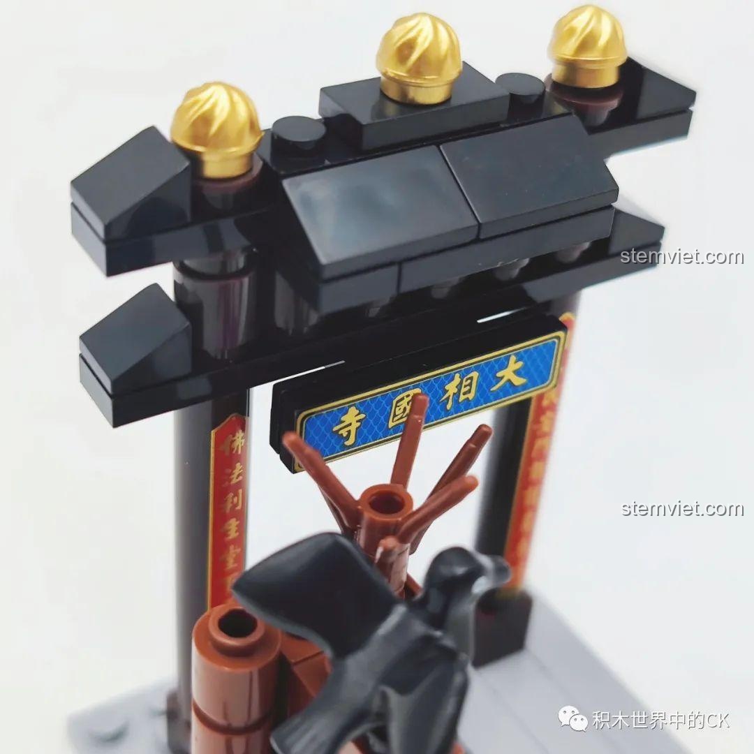 Mặt sau minifigure Dương Chí của bộ lắp ráp Decool 10804, chi tiết áo choàng và tóc dài.