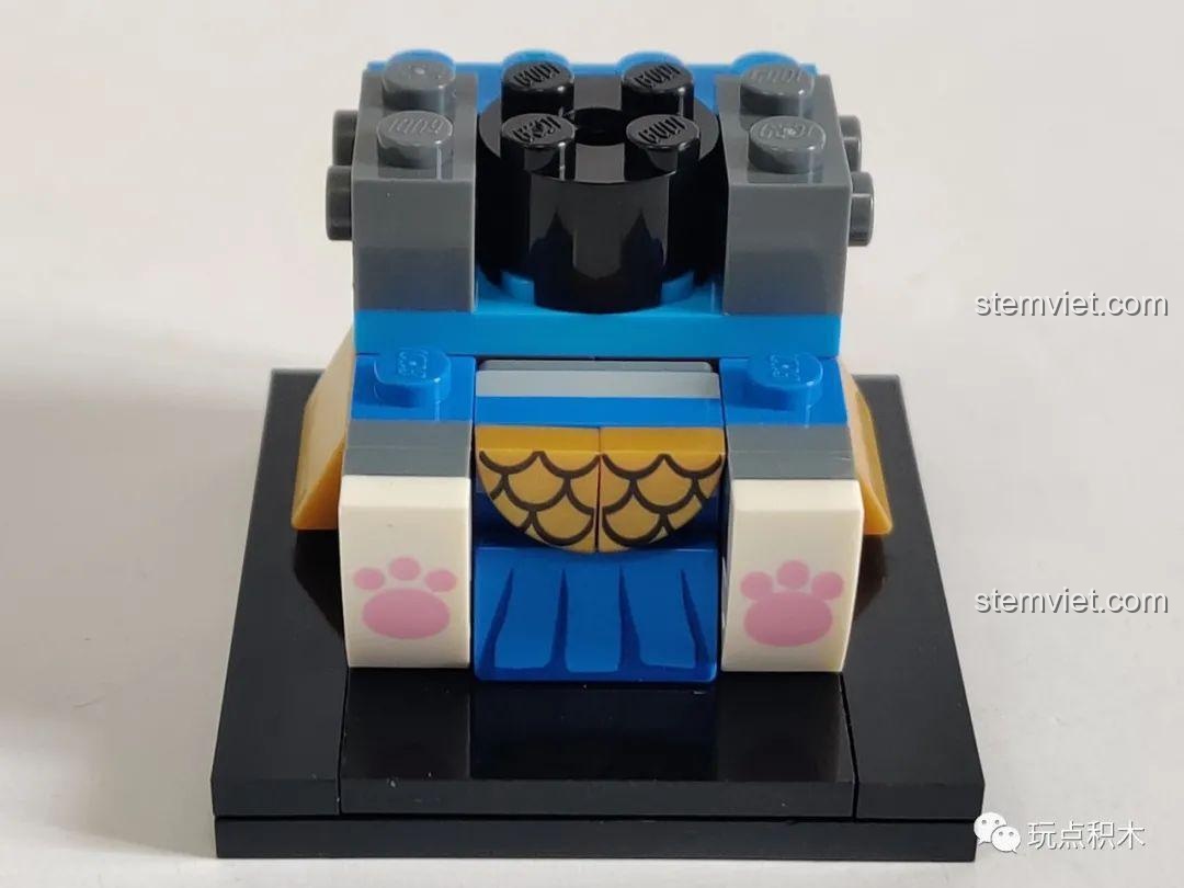 Mô hình lắp ráp GUDI Ngự Hoàng Vạn Tuế 52053 Môn Thần hoàn chỉnh từ phía trước.