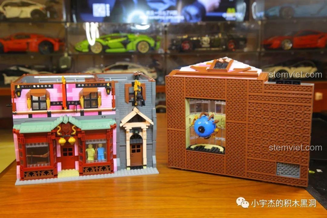 Mô hình Mould King 16039 Cửa Hàng Dụng Cụ Quidditch hoàn chỉnh, nhìn từ mặt trước, đầy màu sắc.