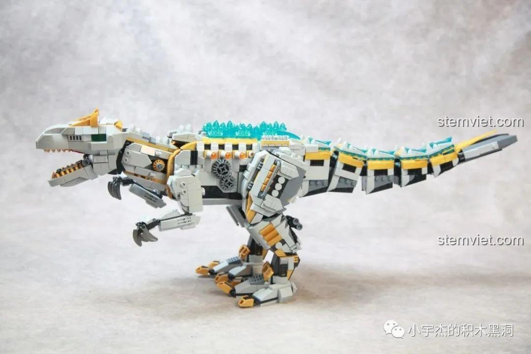 Mô hình Khủng Long Máy Allosaurus Panlos Brick 611015 hoàn chỉnh, nhìn từ bên cạnh với vẻ ngoài hùng vĩ.