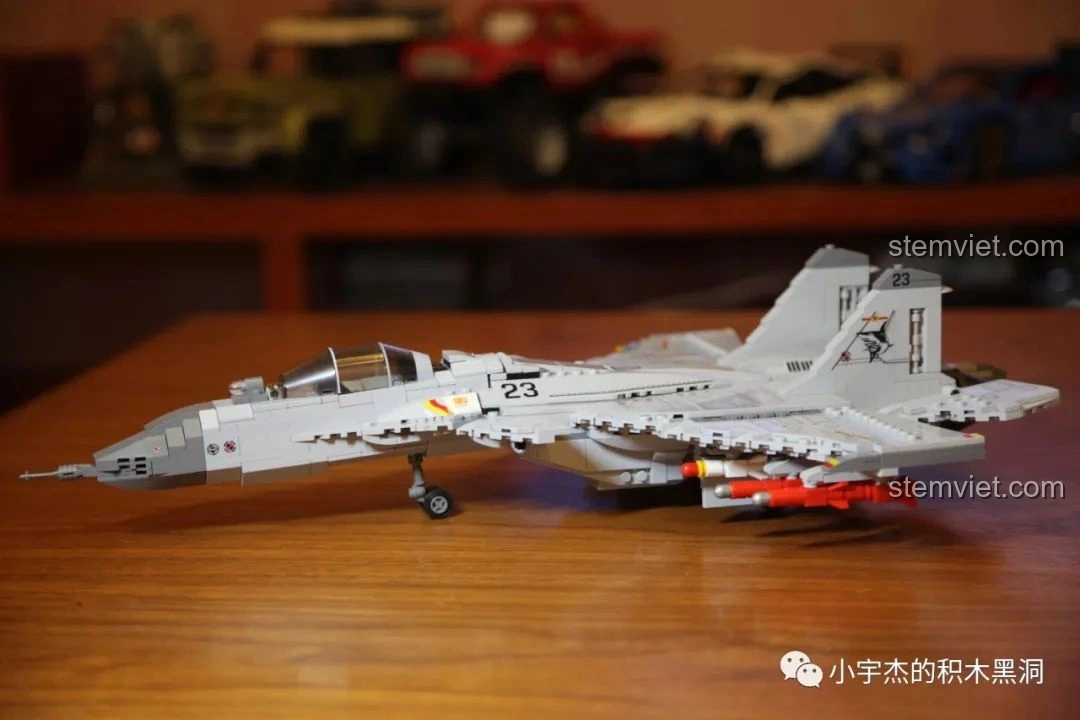 Mô hình máy bay chiến đấu nhỏ lắp ráp