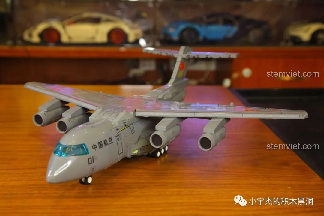 Góc nhìn nghiêng của mô hình máy bay vận tải quân sự Vận-20 SEMBO 202130 đã hoàn thành