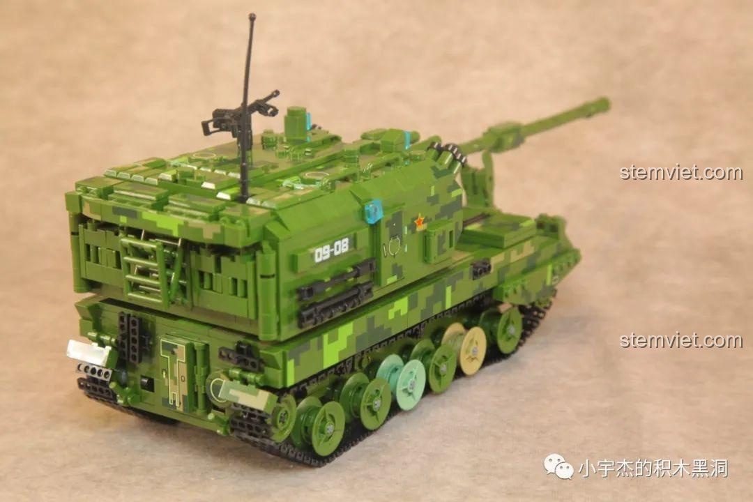 Mô hình Pháo Tự Hành 155mm Panlos Brick trong tư thế sẵn sàng khai hỏa, nòng pháo nâng cao.