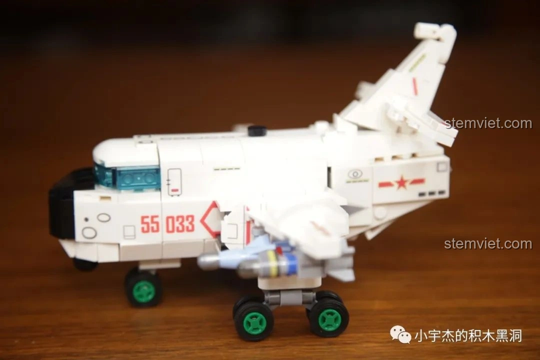 Góc nhìn khác của mô hình tàu sân bay mini lắp ráp