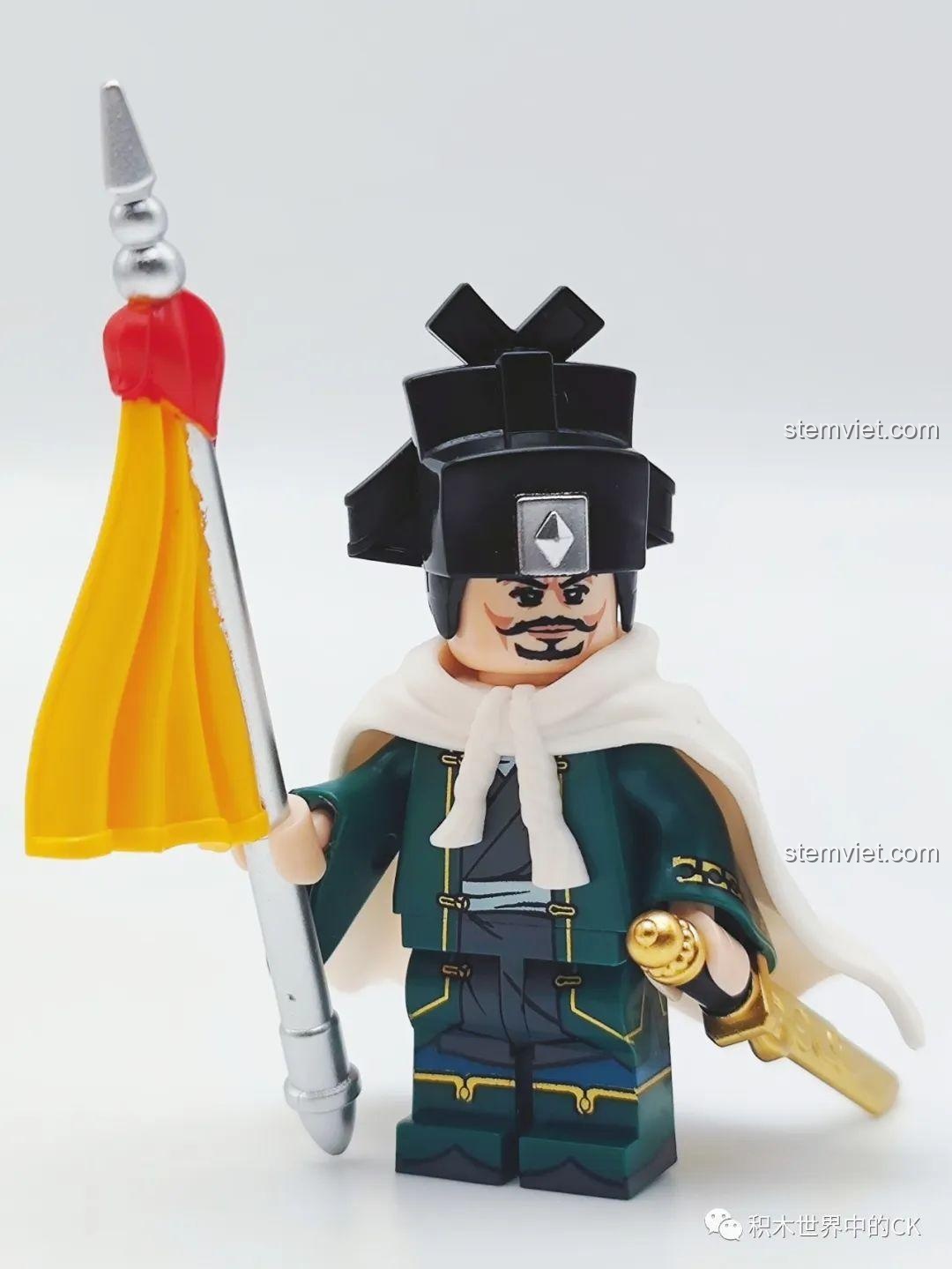 Cận cảnh khuôn mặt minifigure Tôn Nhị Nương Decool 10806, biểu cảm sắc sảo và chi tiết tóc.