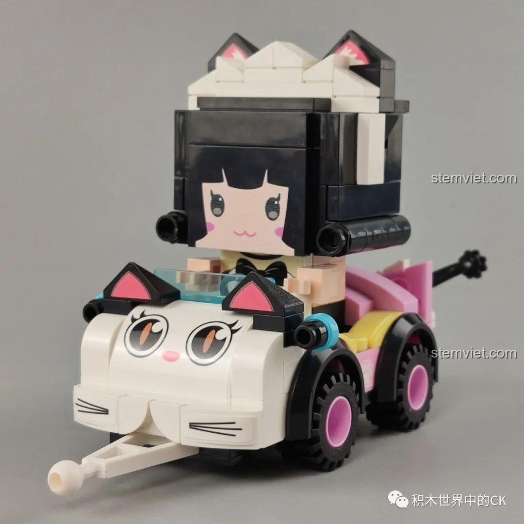 Mô hình Xe Mèo của Liuli Jiang hoàn thiện, một mẫu xe đáng yêu trong bộ đồ chơi Hộp mù nhân vật Mini World.