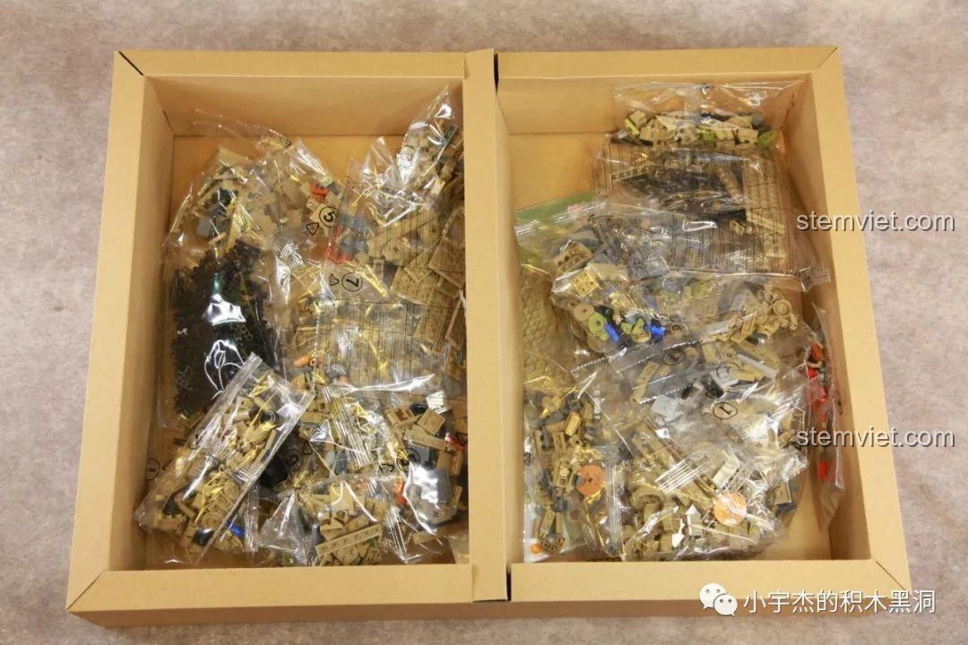 Bên trong hộp Panlos 688008 là các hộp carton nhỏ chứa các túi chi tiết, được sắp xếp gọn gàng.