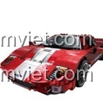 Ảnh cận cảnh phần đầu xe của đồ chơi lắp ráp Siêu xe Ford GT 2005, nền trắng, làm nổi bật các chi tiết thiết kế.