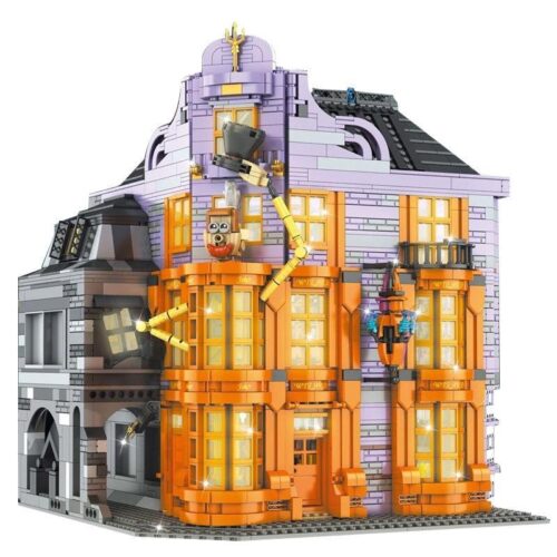 Mô hình lắp ráp Cửa Hàng Phù Thủy Ranh Mãnh Của Weasley Mould King 16041 hoàn thiện, nổi bật với màu sắc cam và tím đặc trưng, dành cho fan Harry Potter từ 14 tuổi.