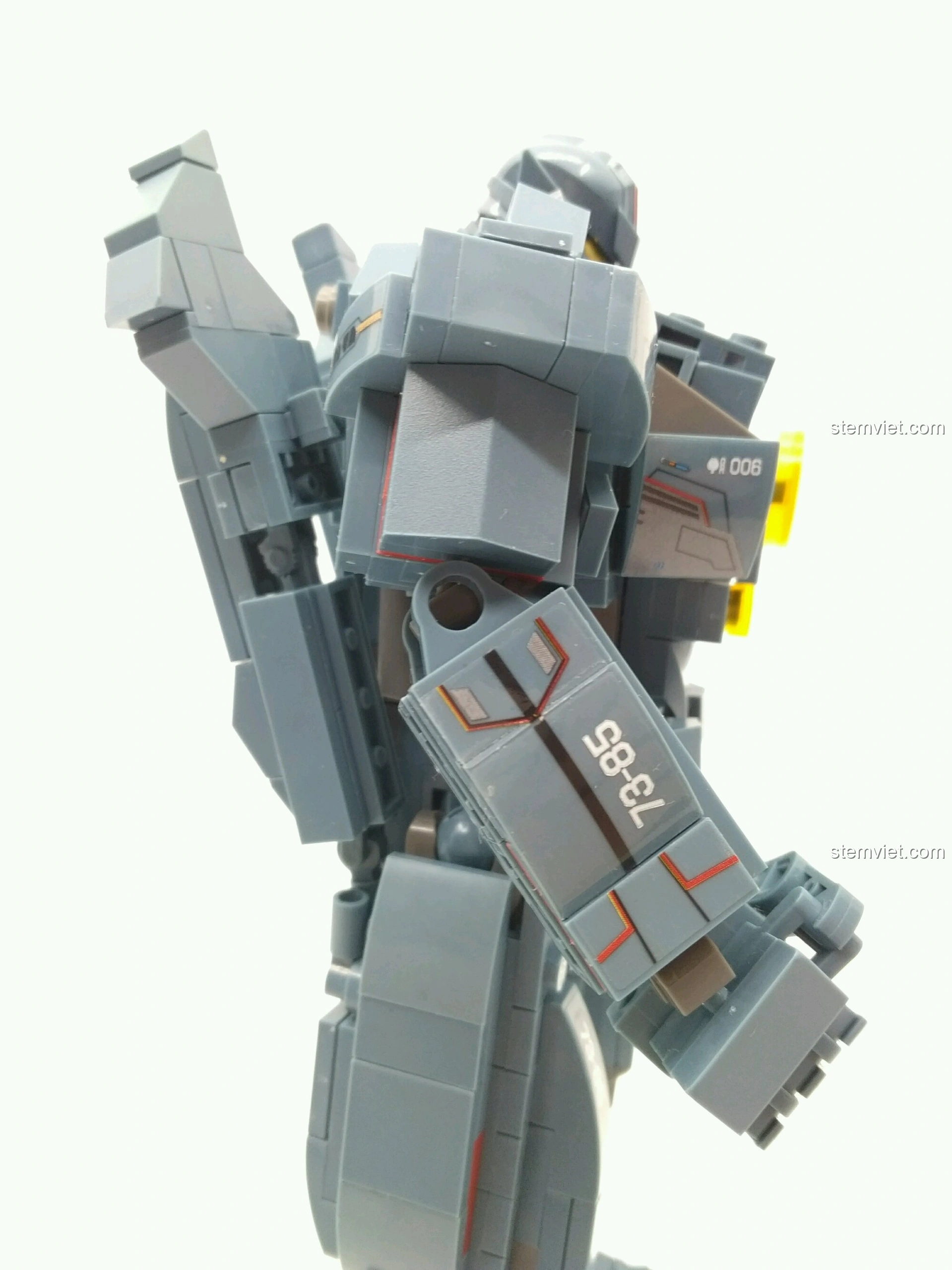 Khớp tay của Người Máy Gipsy Avenger Sluban M38-B0726A, thể hiện khả năng cử động.