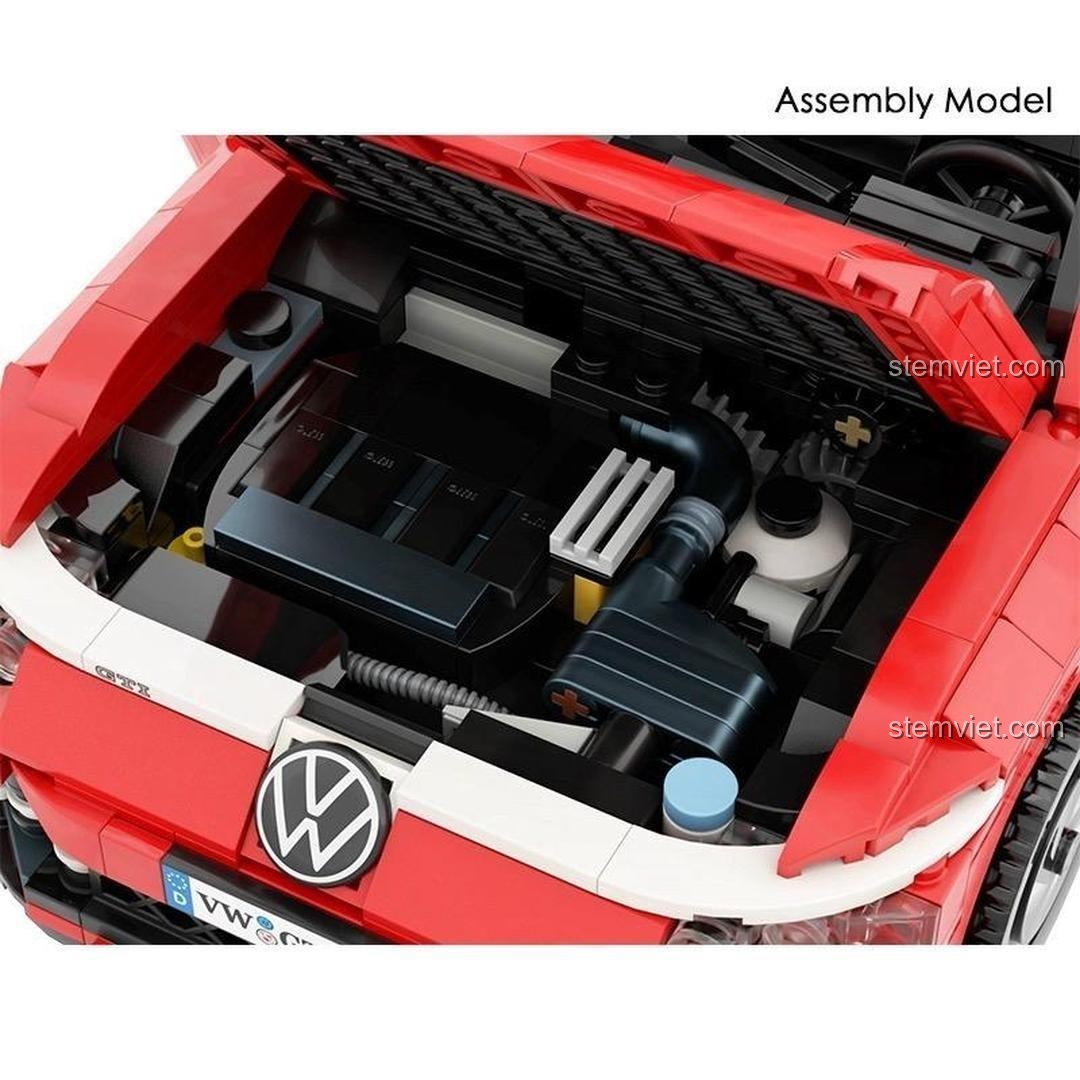 Chi tiết khoang động cơ của mô hình Volkswagen Golf GTI BR6007, thể hiện độ tinh xảo của bộ lắp ráp.