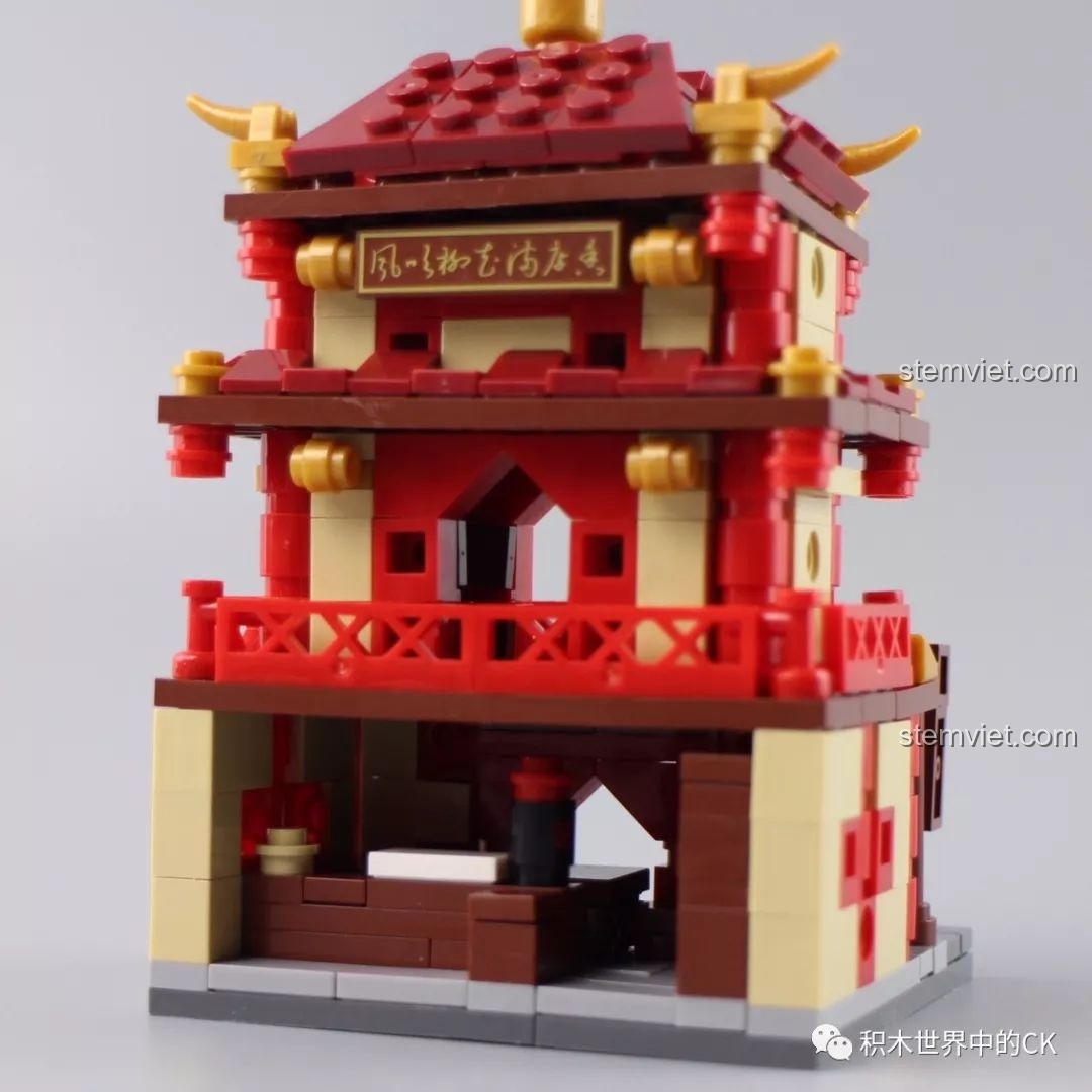 Không gian nội thất mở của mô hình Quán Trọ từ bộ đồ chơi Dãy Phố Cổ Trung Hoa cho bé gái 10 tuổi.