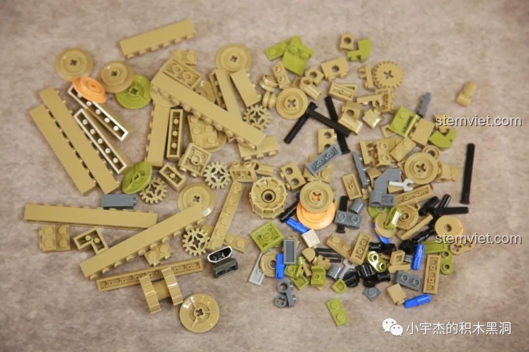 Toàn bộ chi tiết trong các túi của bước 1, sẵn sàng cho việc lắp ráp khung xe.