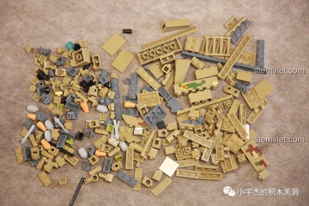 Các chi tiết của bước 5, bao gồm mâm xoay tháp pháo và các chi tiết nhỏ.