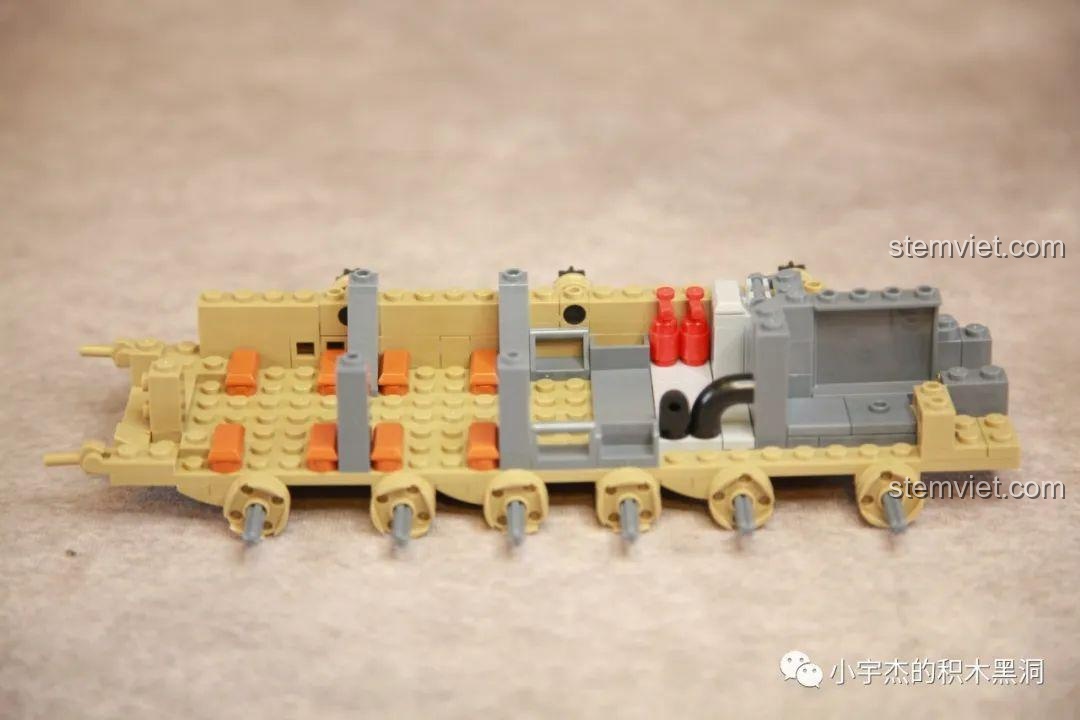 Các mảnh ghép xích và các tấm lớn màu cát trong bộ Panlos Brick 688008.