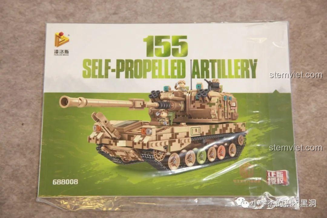 Góc nghiêng của hộp sản phẩm Panlos Brick 688008, thể hiện thiết kế bao bì chắc chắn.