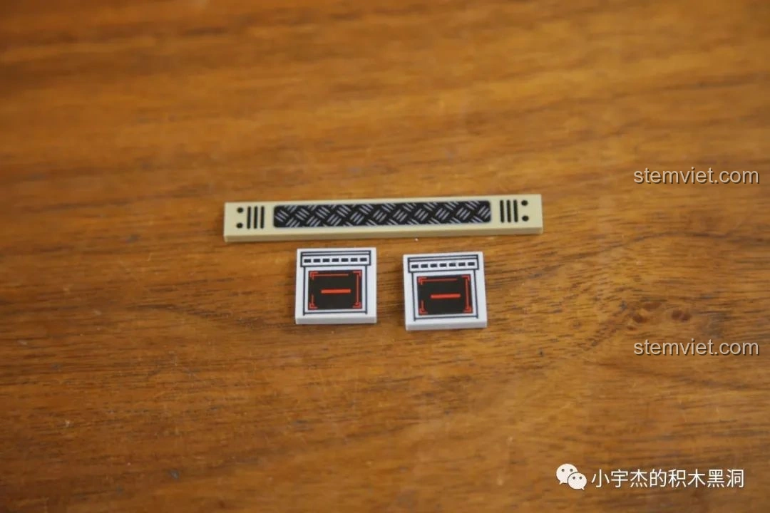 Các mảnh ghép in ấn chi tiết của bộ lắp ráp PanlosBrick 632010 Xe Tăng Chiến Đấu Chủ Lực M1A2 Abrams.