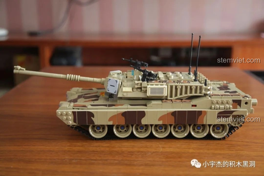 Góc nâng pháo tối đa của xe tăng PanlosBrick 632010 Xe Tăng Chiến Đấu Chủ Lực M1A2 Abrams.