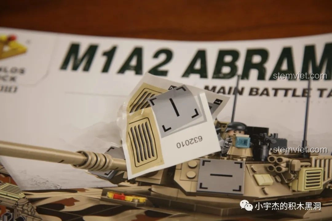 Bộ sticker đi kèm bộ lắp ráp PanlosBrick 632010 Xe Tăng Chiến Đấu Chủ Lực M1A2 Abrams, cần cẩn thận khi dán.