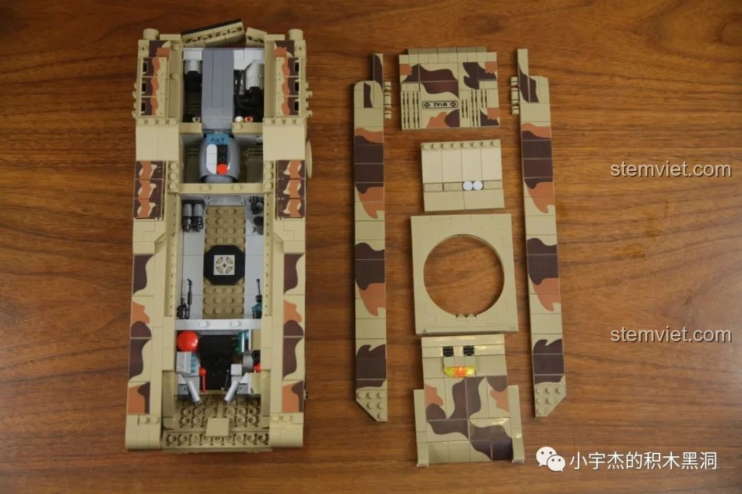 Các túi mảnh ghép được đánh số 4 của bộ lắp ráp PanlosBrick 632010 Xe Tăng Chiến Đấu Chủ Lực M1A2 Abrams.
