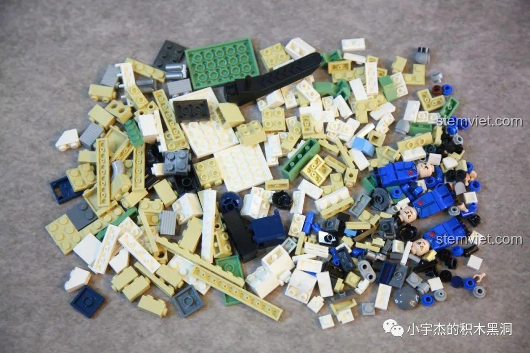 Toàn bộ mảnh ghép từ túi số 1 của đồ chơi mô hình PanlosBrick 688009 Tàu lặn Giao Long số 1