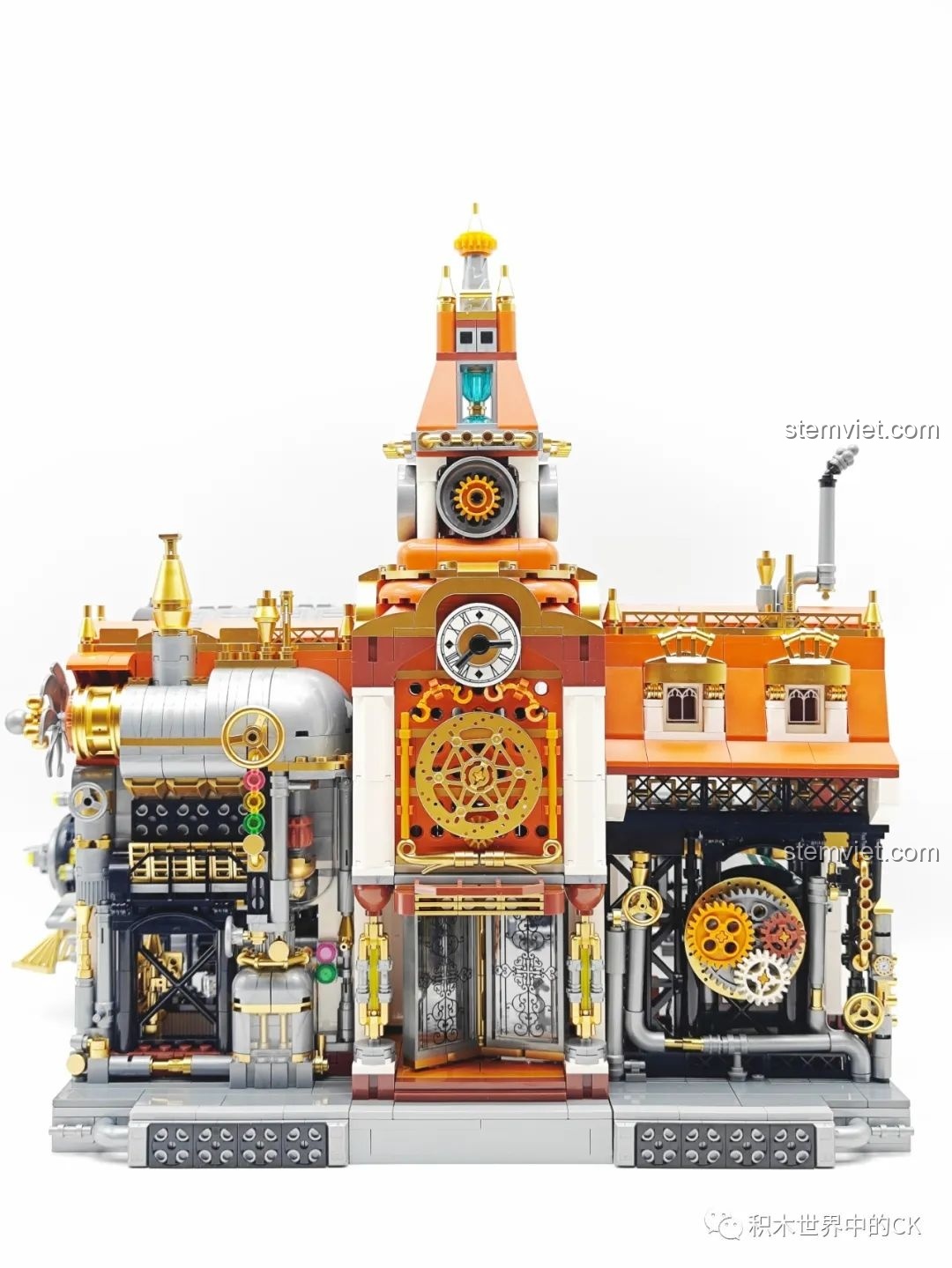 Cận cảnh cánh quạt lớn và các chi tiết máy móc bên hông Ga Tàu Hơi Nước Phong Cách Steampunk Pantasy 85007.