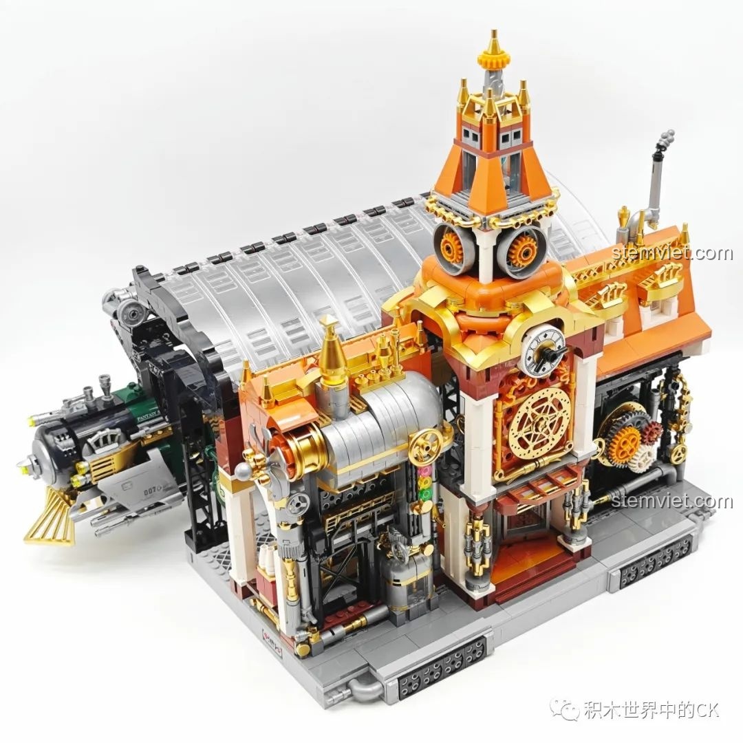 Cận cảnh chi tiết phòng máy với các đường ống, van và bình chứa của Ga Tàu Hơi Nước Phong Cách Steampunk Pantasy 85007.