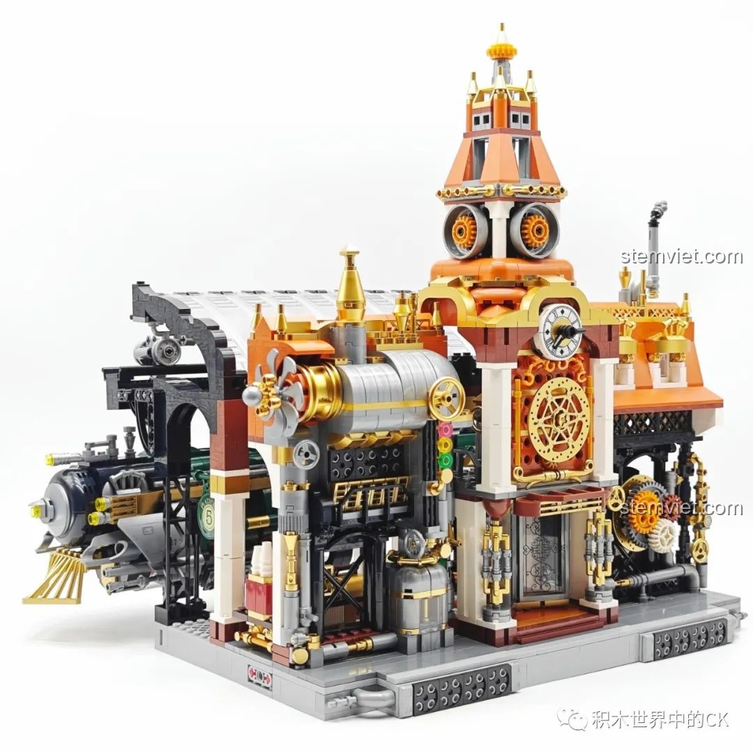 Cận cảnh bên trong tháp đồng hồ của Ga Tàu Hơi Nước Phong Cách Steampunk Pantasy 85007, với các chi tiết nhỏ.