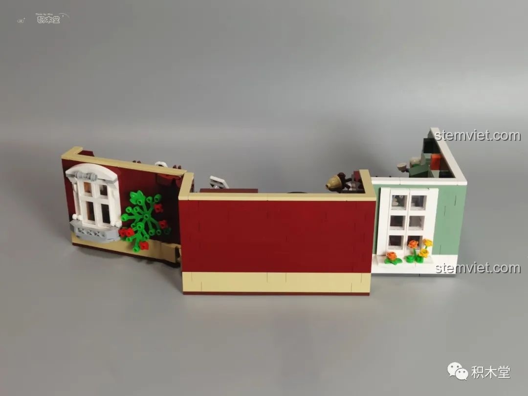 Chi tiết các mảnh ghép màu vàng được phun mạ.