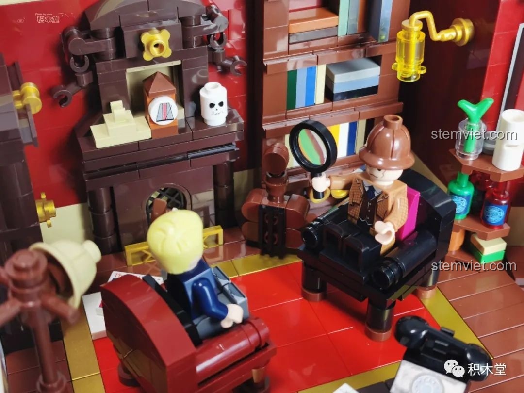 Chi tiết các mảnh ghép màu vàng được phun mạ.